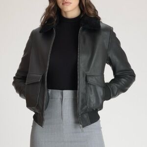 NWT Danier Avita genuine leather bomber jacket. 🖤